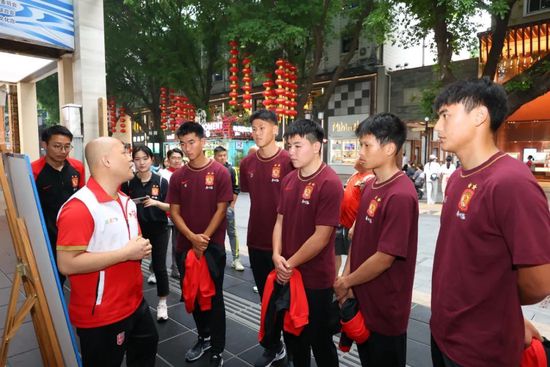 亚洲三级高清